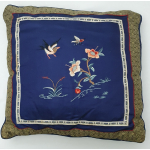 Chinese kussen met donkerblauwe zijde